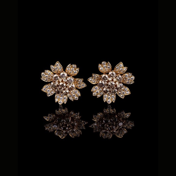 Jonquille, Gold and diamond earrings